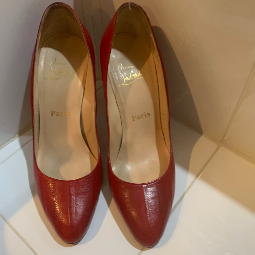 Christian Louboutin heels....Cute! Cute! Cute! - Picture 5 of 7